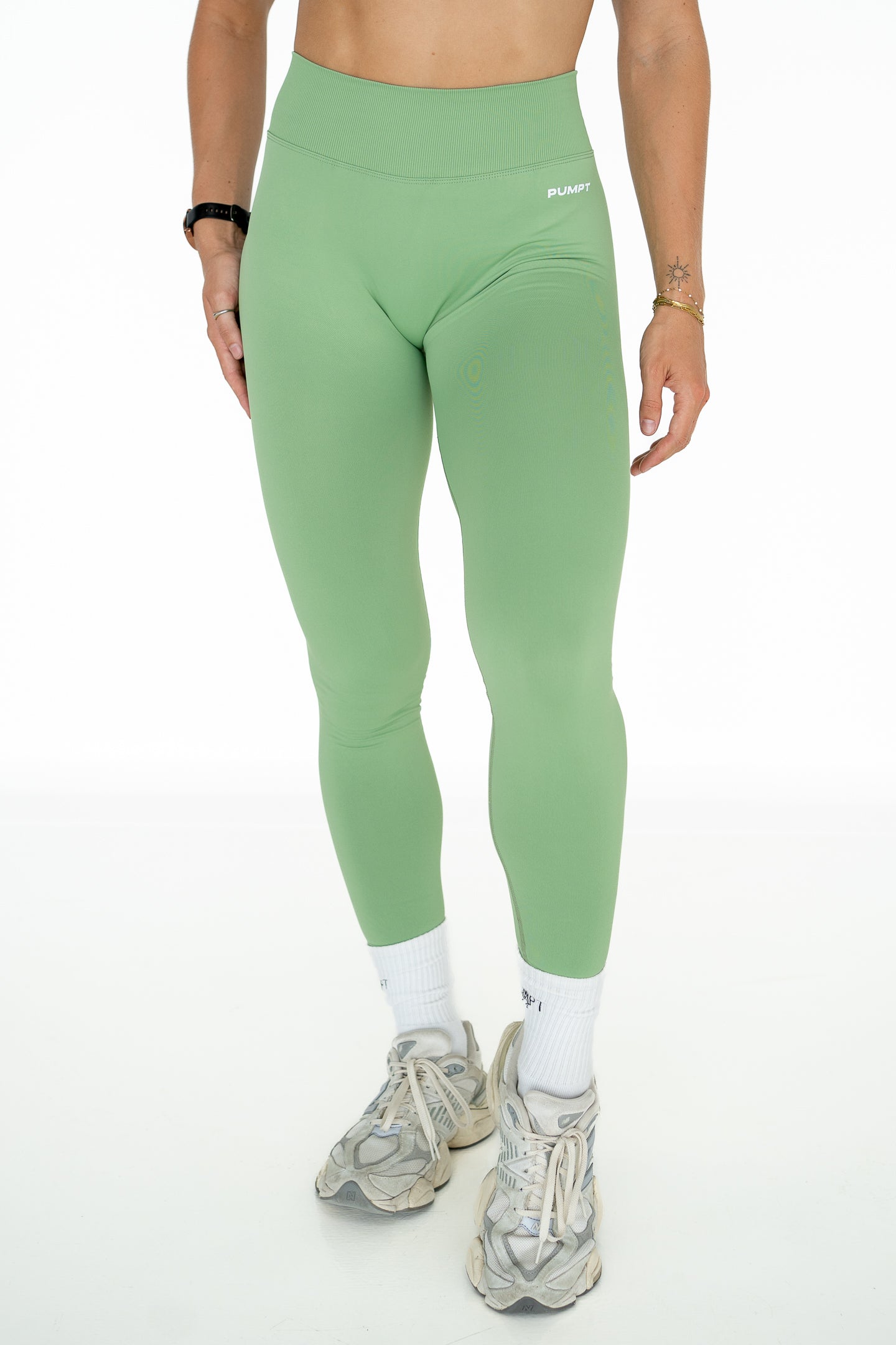 V-Back Leggings - Green