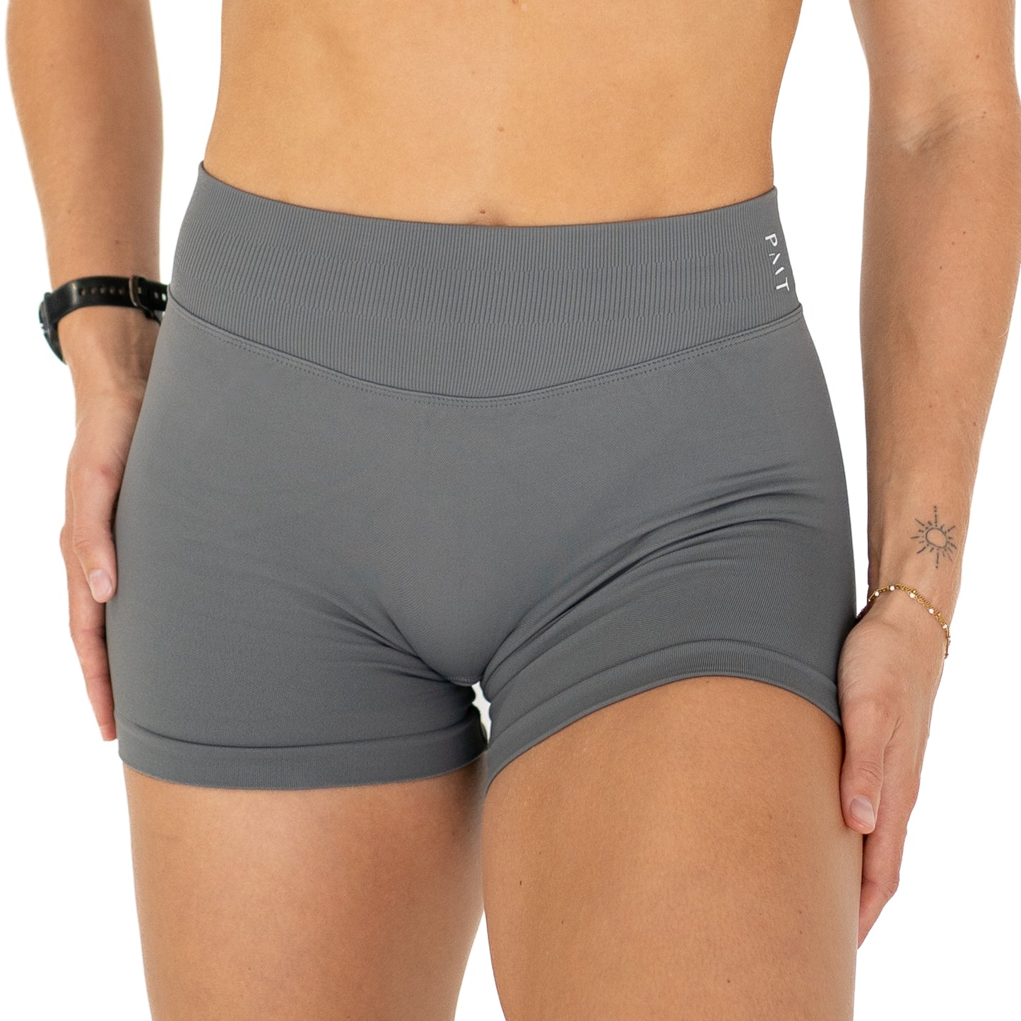 Signature Shorts - Grey