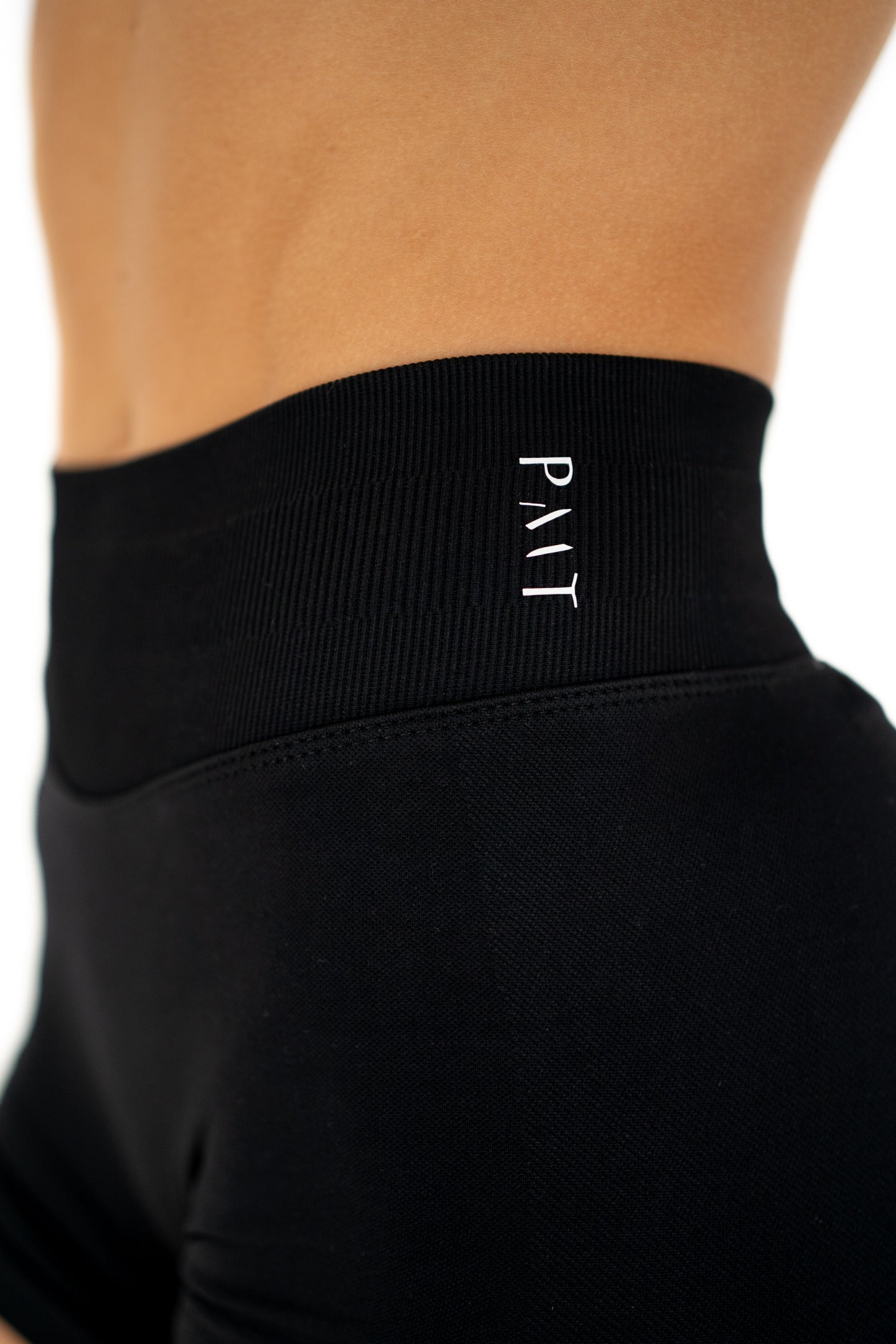 Signature Shorts - Black