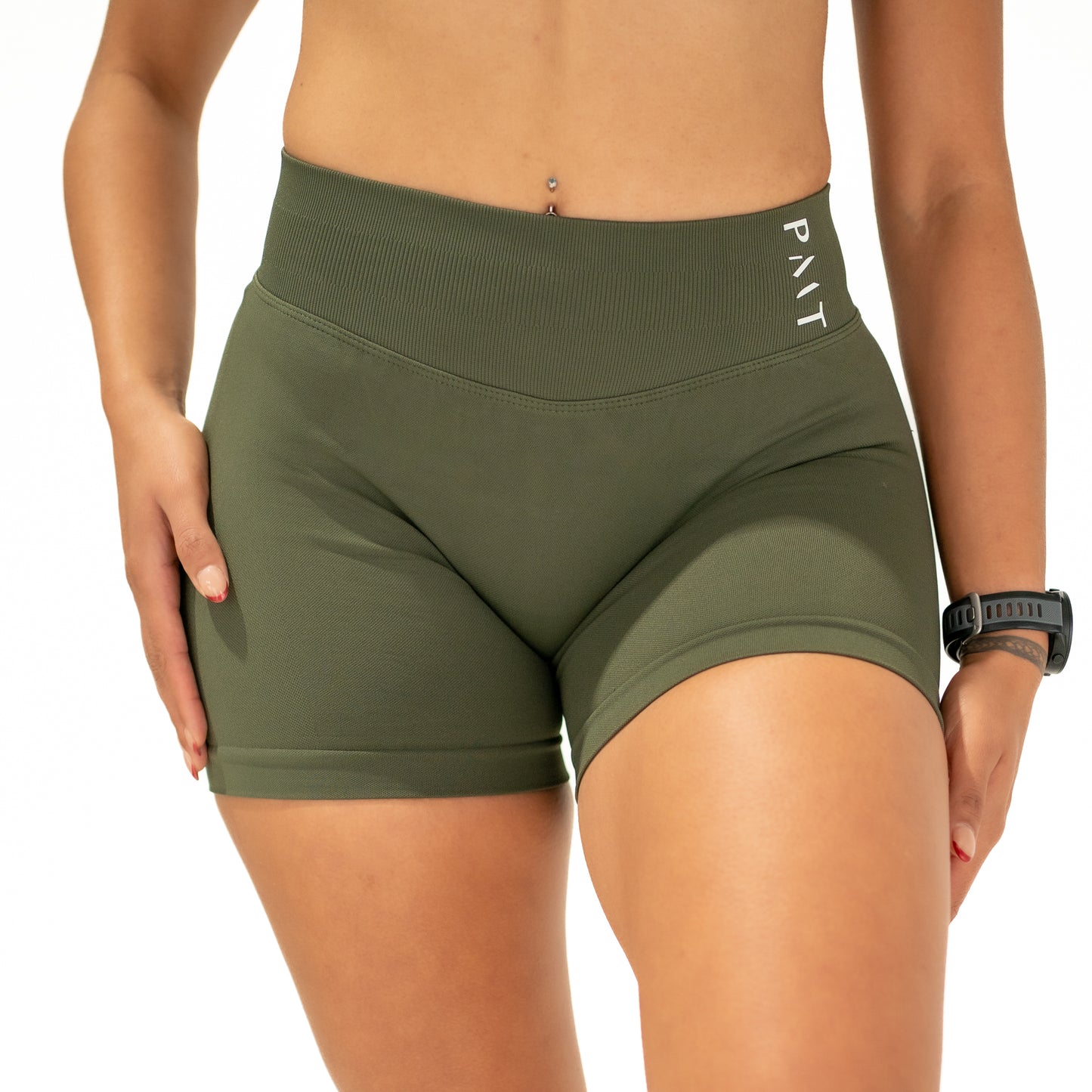 Signature Shorts - Khaki