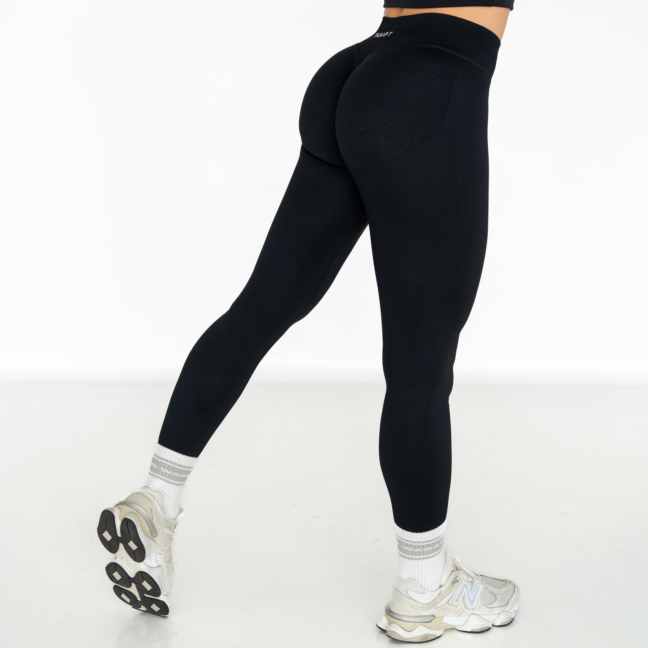 Signature_Legging_Black_Square-01206.jpg