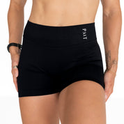 Signature Shorts - Black